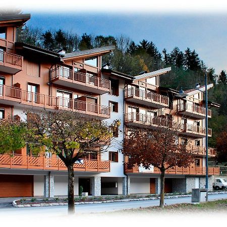Apartamento Residenza Finestra sul Parco Comano Terme Exterior foto