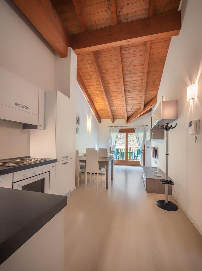 Apartamento Residenza Finestra sul Parco Comano Terme Exterior foto
